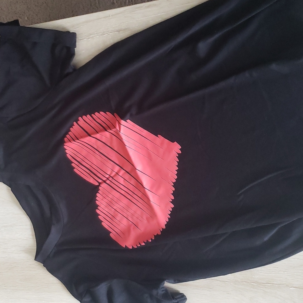 ♥️ New boutique heart tshirt - Picture 4 of 6